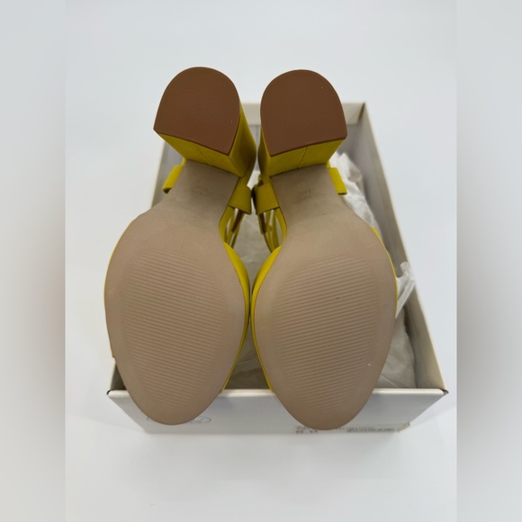 Steve Madden Serrina Yellow Nubuck Lace-Up Block Heels Wrap-Around Sandals SZ 6 - Picture 9 of 17